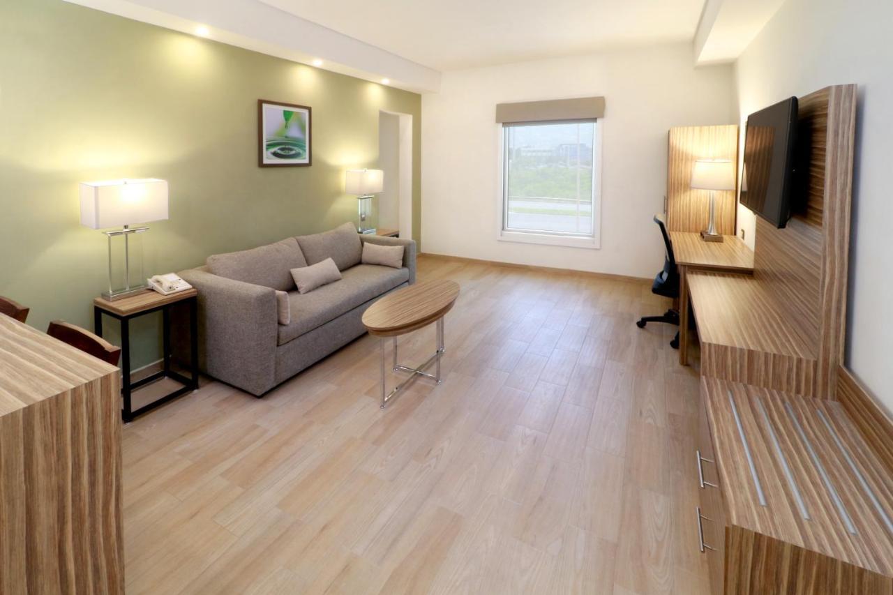 Wyndham Garden Monterrey Valle Real Exterior foto