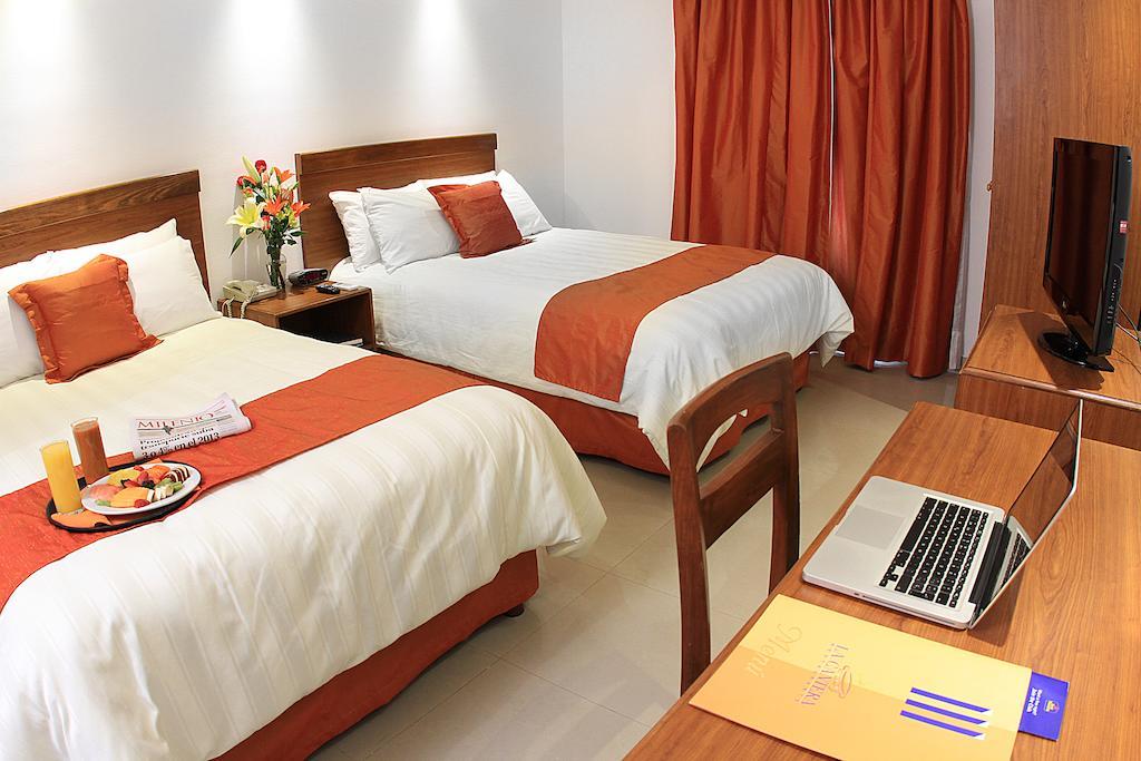 Wyndham Garden Monterrey Valle Real Cameră foto