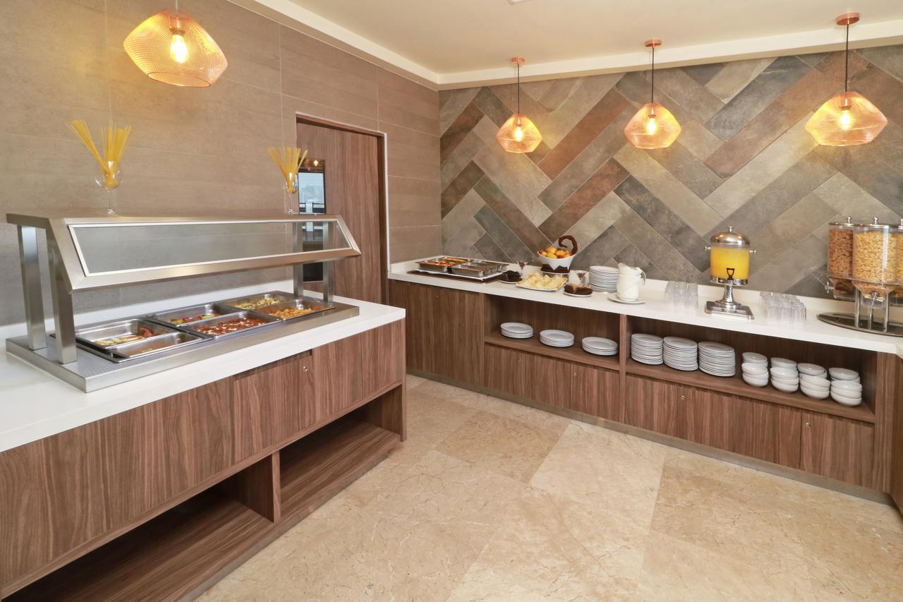 Wyndham Garden Monterrey Valle Real Exterior foto